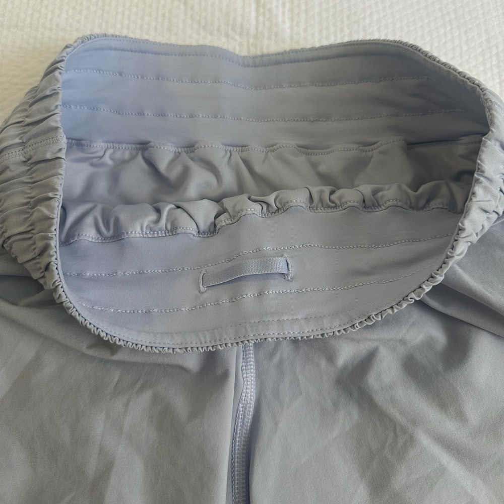Lululemon Track That Mid-Rise Lined Short 5" Blue Linen SZ 6 - Picture 2 of 7